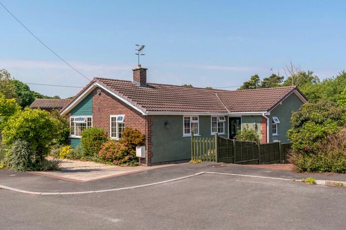 3 Bedroom Detached Bungalow For Sale In Gordano Gardens, Easton-In-Gordano, Bristol, BS20