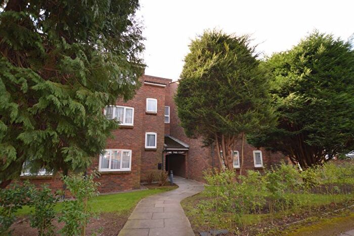 2 Bedroom Flat To Rent In The Avenue, Hatch End, HA5