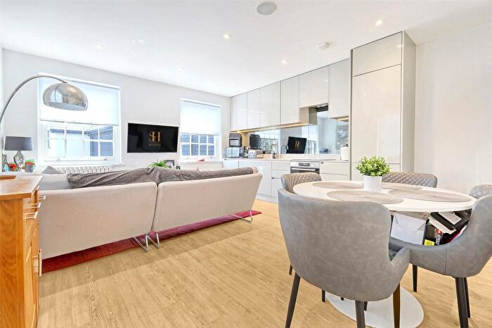 2 Bedroom Duplex To Rent In Chapel Street, Billericay, Essex, CM12