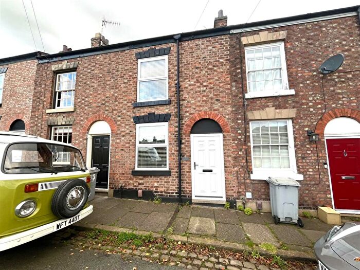 2 Bedroom House To Rent In James Street, Macclesfield, SK11