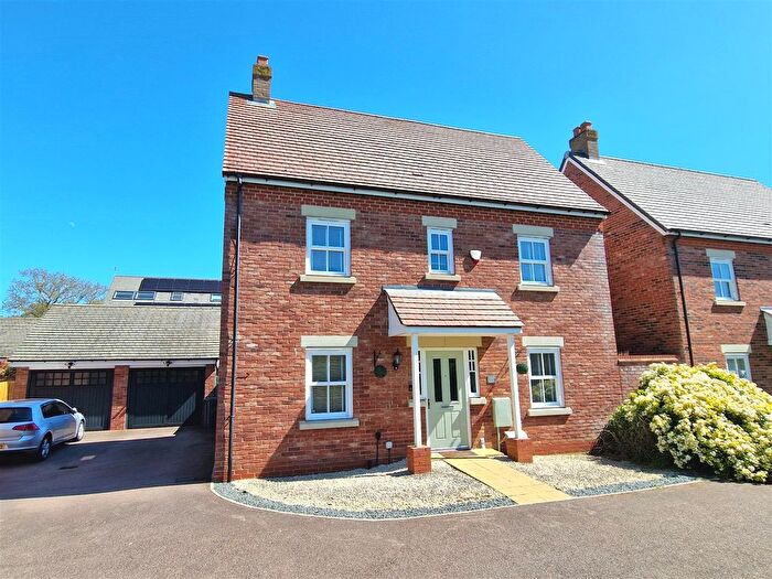 3 Bedroom Detached House For Sale In Manley Way, Kempston, Bedford, MK42