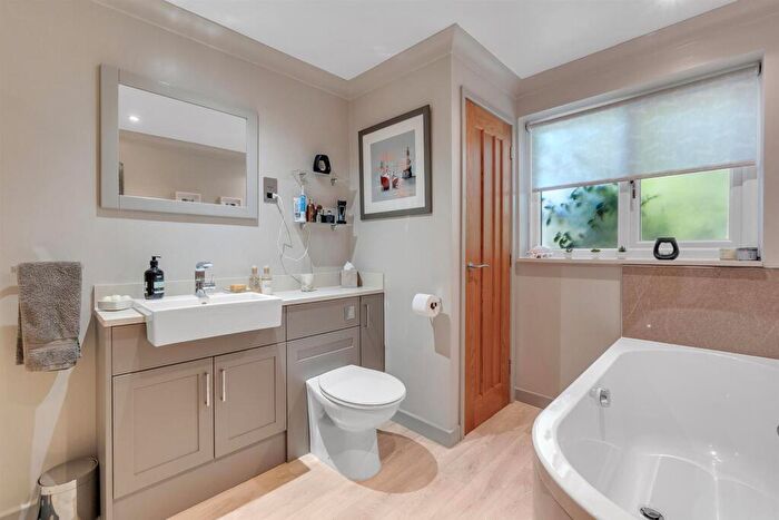 4 Bedroom Detached House For Sale In Sheldon, EX14