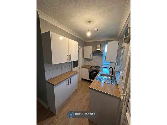 2 Bedroom Flat To Rent In Nelson Road, Gillingham, ME7