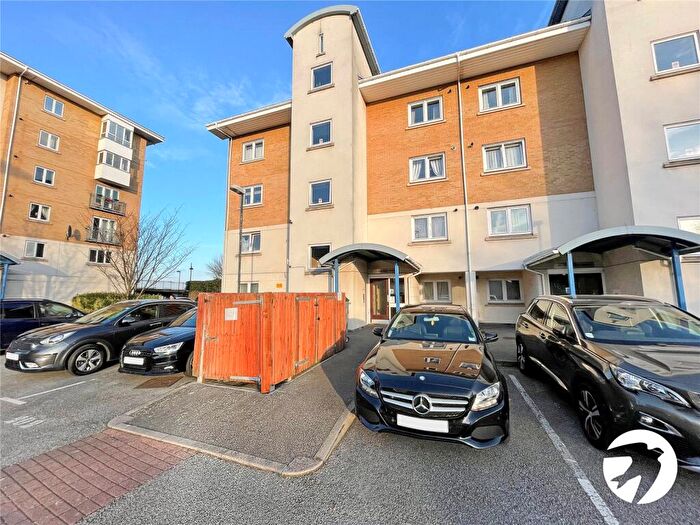 2 Bedroom Flat To Rent In Macarthur Close, Erith, DA8