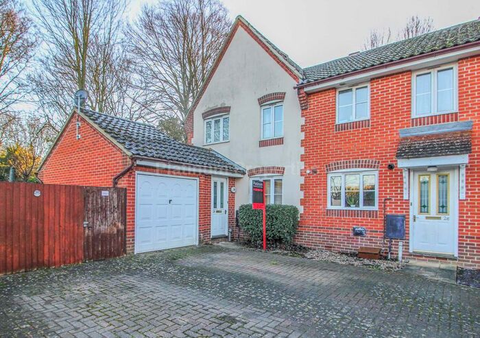 3 Bedroom Semi-Detached House To Rent In Walton Close, Fordham, CB7