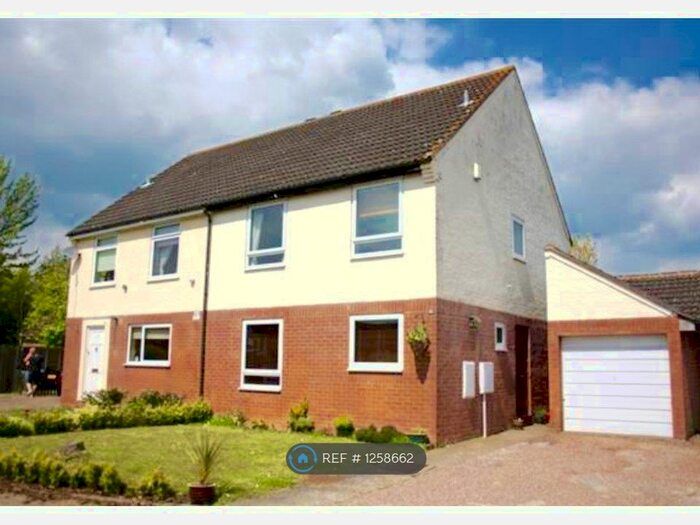 5 Bedroom Semi-Detached House To Rent In Courtenay Close, Norwich NR5