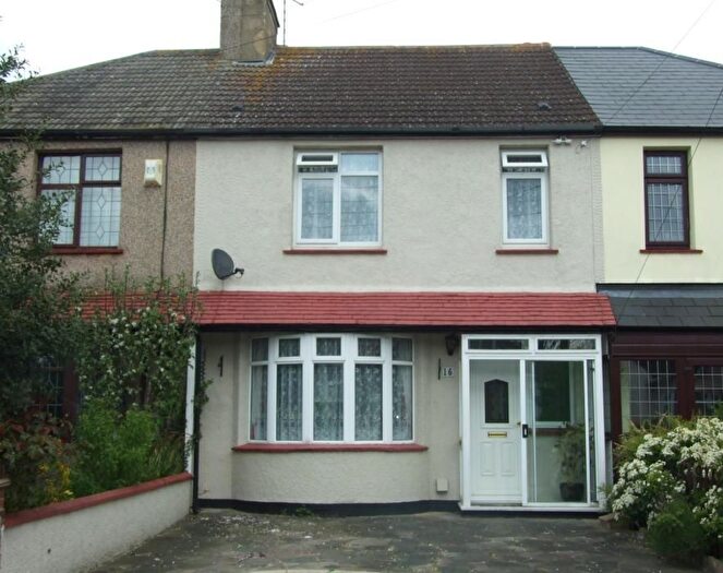 4 Bedroom Terraced House To Rent In St Johns Road, Hadleigh, Essex, SS7