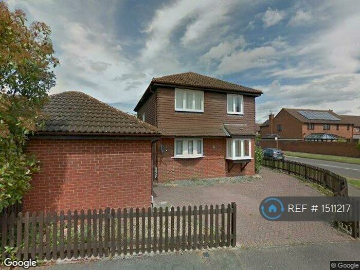 4 Bedroom Detached House To Rent In Warden Abbey, Bedford, MK41