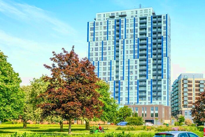 2 Bedroom Flat To Rent In Cotterells, Hemel Hempstead, Hertfordshire, HP1