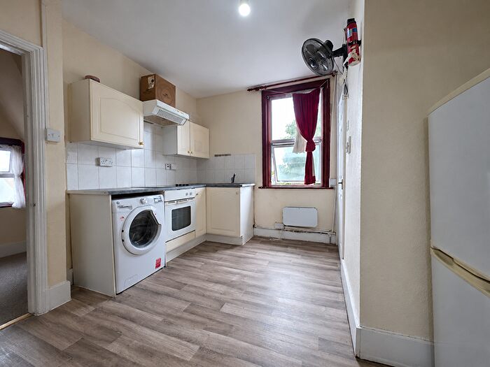 1 Bedroom Flat To Rent In Francis Road, Leyton, E10