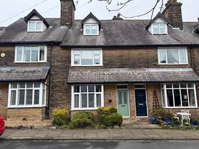 4 Bedroom Terraced House For Sale In Lenton Villas, Idle, Bradford, BD10