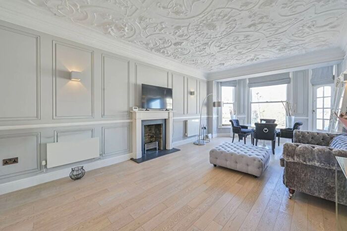 2 Bedroom Flat For Sale In Queens Gate, South Kensington, London, SW7