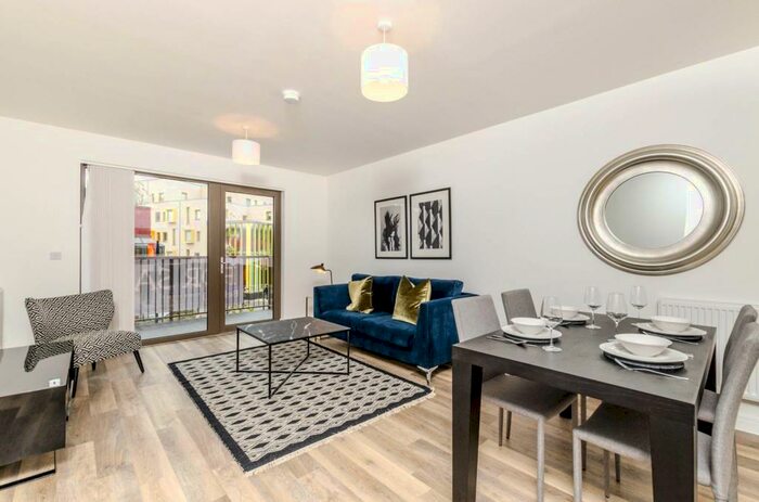 2 Bedroom Flat To Rent In Trinity Quarter, Guildford, GU1