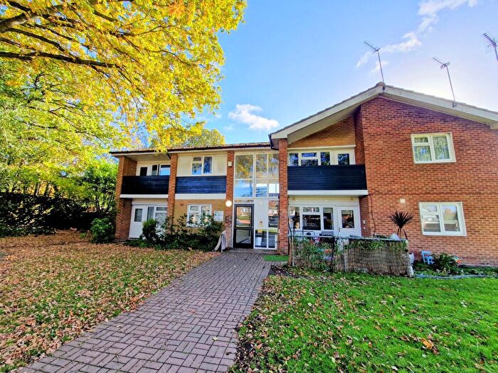 1 Bedroom Flat For Sale In Wildmoor Road, Shirley, Solihull, West Midlands, B90