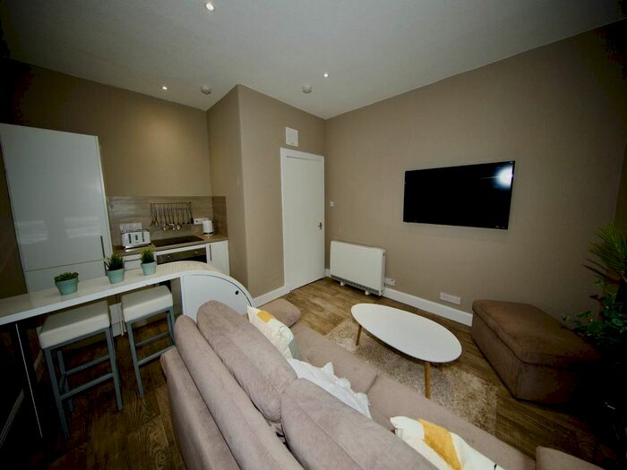 1 Bedroom Flat To Rent In Sandeman Street, Dundee, DD3