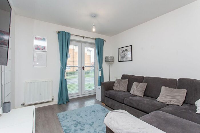 2 Bedroom Flat For Sale In Dorman Avenue North, Aylesham, CT3