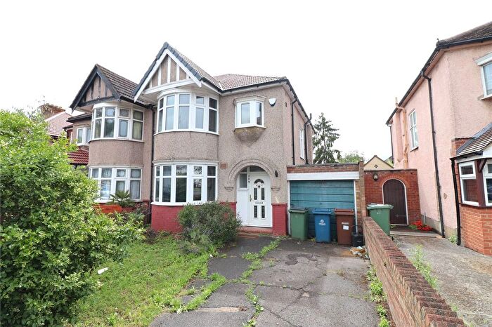 3 Bedroom Semi Detached House To Rent In Kenton Lane, Harrow, HA3