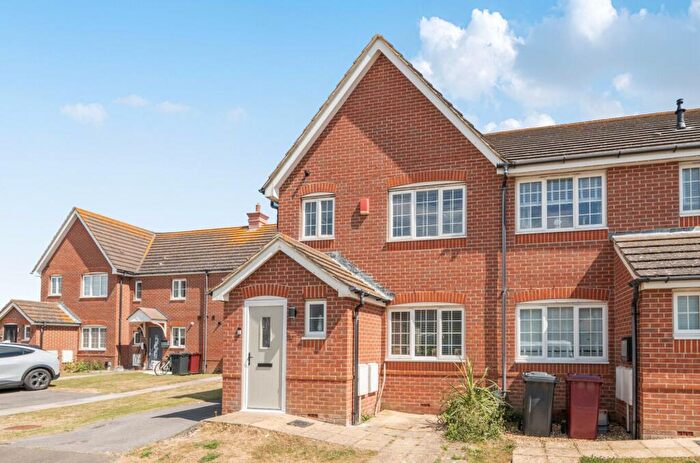 4 Bedroom Semi-Detached House For Sale In Tide Way, Bracklesham Bay, PO20