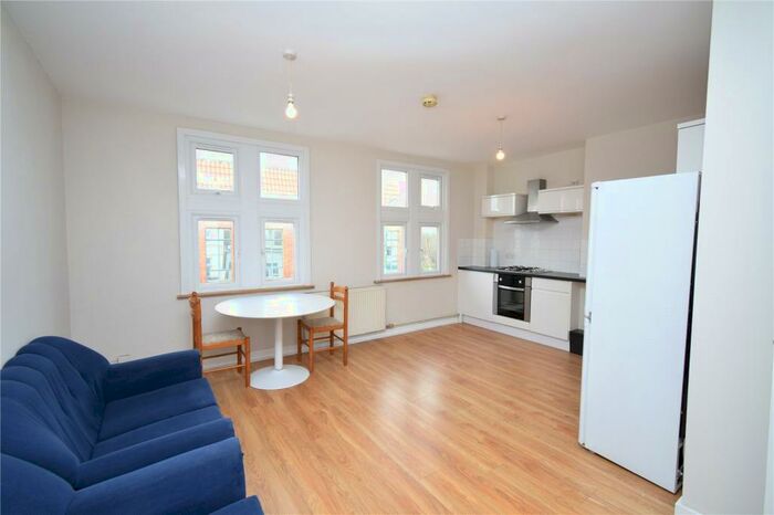 1 Bedroom Flat To Rent In High Road, Leytonstone, London, E11