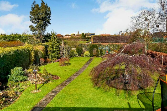 4 Bedroom Detached House For Sale In Arnold Lane East, Long Riston, Hull, HU11