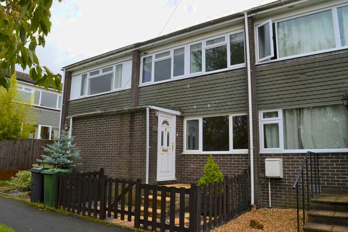 3 Bedroom Terraced House To Rent In Orchard Park Close, Hungerford, RG17