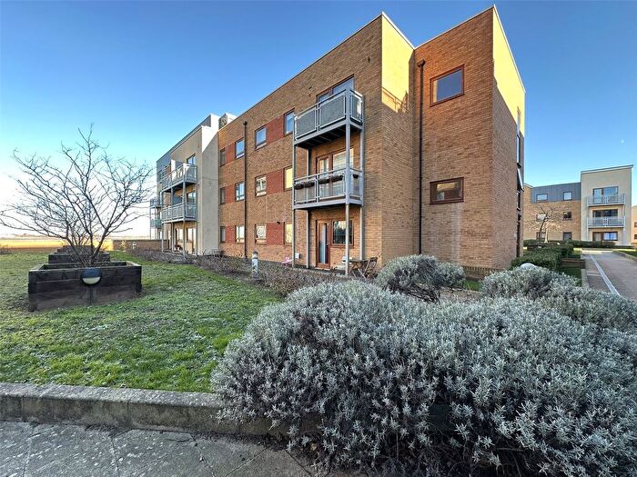 2 Bedroom Flat For Sale In North Star Boulevard, Greenhithe, Kent, DA9