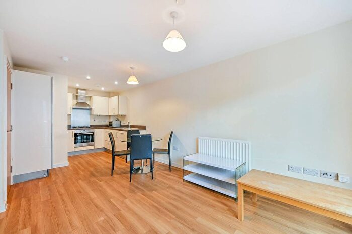 2 Bedroom Flat To Rent In Skerne Road, Kingston, Kingston Upon Thames, KT2