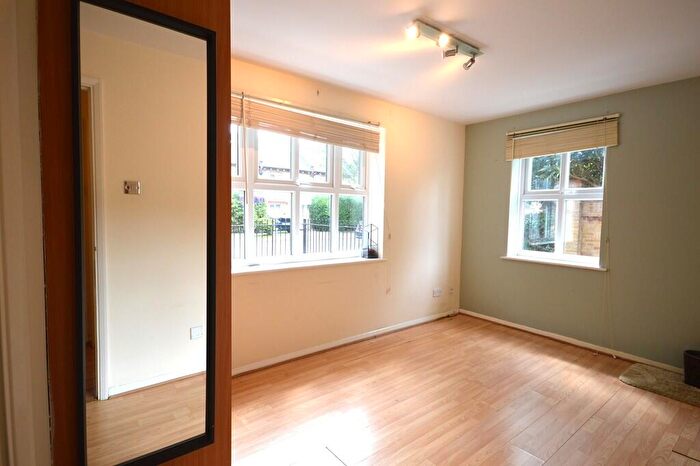 2 Bedroom Flat For Sale In Chamberlayne Avenue, Wembley, HA9