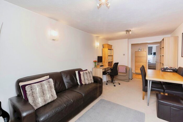 2 Bedroom Flat For Sale In Waterside Close, Barking, Essex, IG11