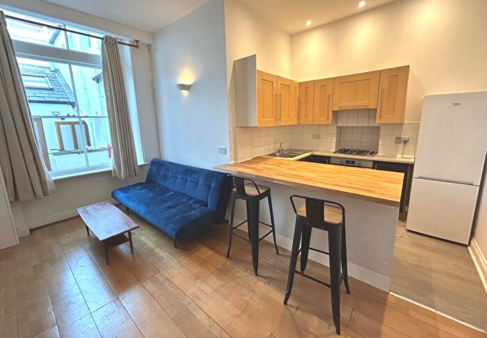 2 Bedroom Flat To Rent In Arundel Terrace, Brighton, BN2