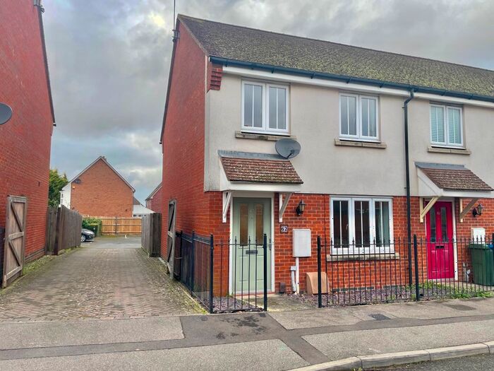 2 Bedroom End Of Terrace House To Rent In Crocus Drive, Sittingbourne, ME10