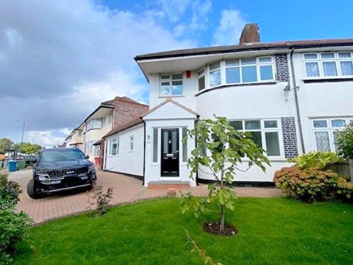 3 Bedroom Semi-Detached House To Rent In Kenton Lane, Harrow, Greater London, HA3