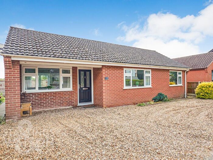3 Bedroom Detached Bungalow For Sale In Taverham Road, Drayton, Norwich, NR8
