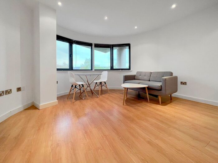 1 Bedroom Flat To Rent In Aruba, Gotts Road, Leeds City Centre, LS12