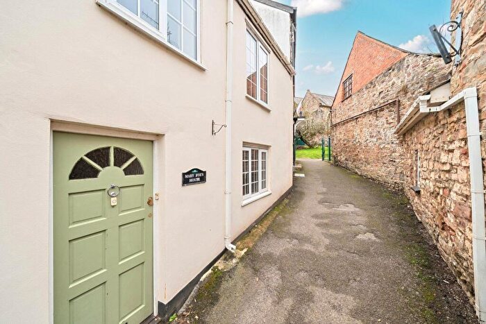 3 Bedroom Terraced House For Sale In Newton Square, Bampton, Tiverton, EX16