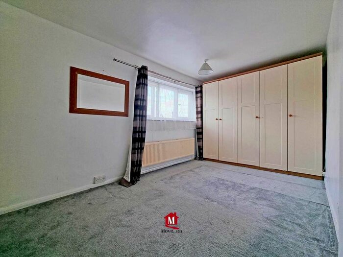 2 Bedroom Semi-Detached House To Rent In Quinbrookes, Slough, SL2