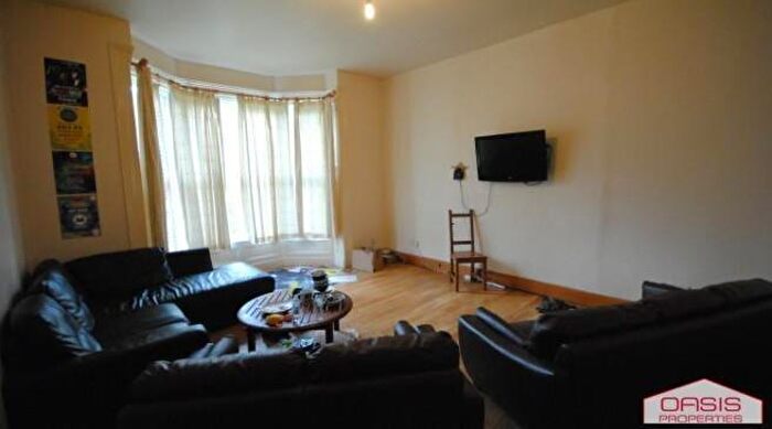 10 Bedroom House To Rent In Kensington Terrace, Leeds, LS6