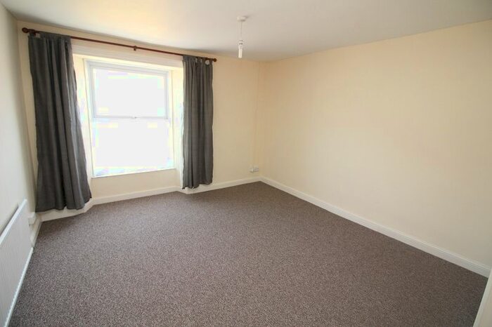 1 Bedroom Flat To Rent In Flat, London Road, Pembroke Dock, SA72