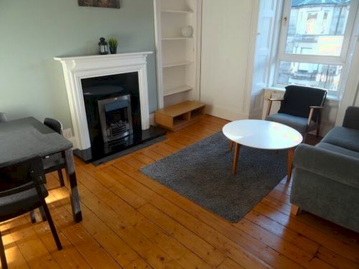 2 Bedroom Flat To Rent In Montgomery Street, Edinburgh EH7