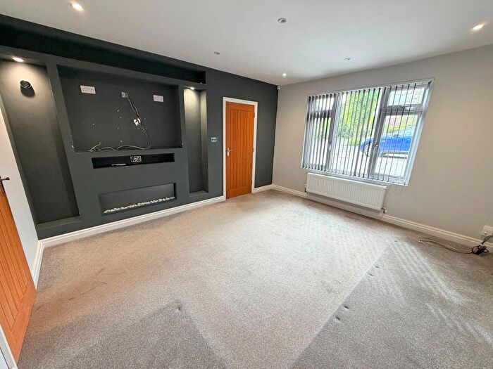 3 Bedroom Terraced House To Rent In Beake Avenue, Coventry, CV6