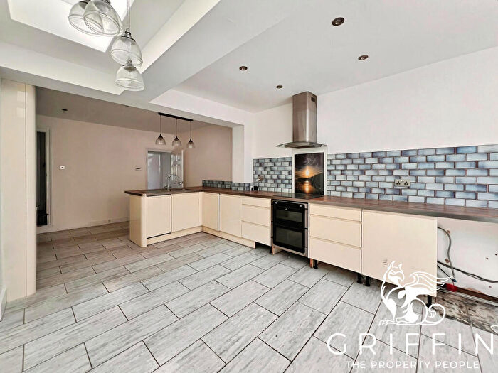 3 Bedroom Terraced House To Rent In Darnley Road, Grays, RM17