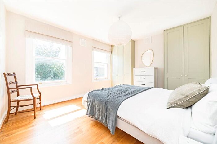 1 Bedroom Flat To Rent In Vicarage Grove, Camberwell, SE5