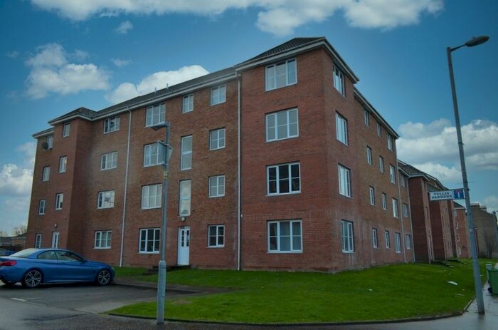 2 Bedroom Flat To Rent In Tullis Gardens, Glasgow Green, Glasgow, G40