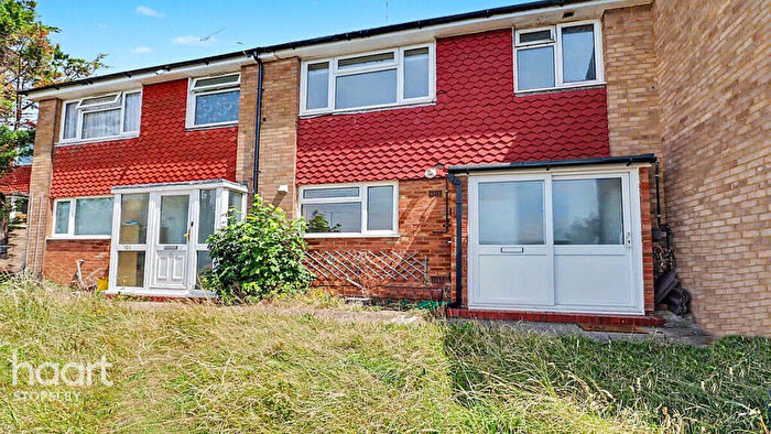 3 Bedroom Terraced House For Sale In Brendon Avenue, Luton, LU2