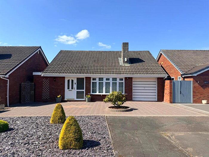 2 Bedroom Detached Bungalow For Sale In Maywood Close, Kingswinford, DY6