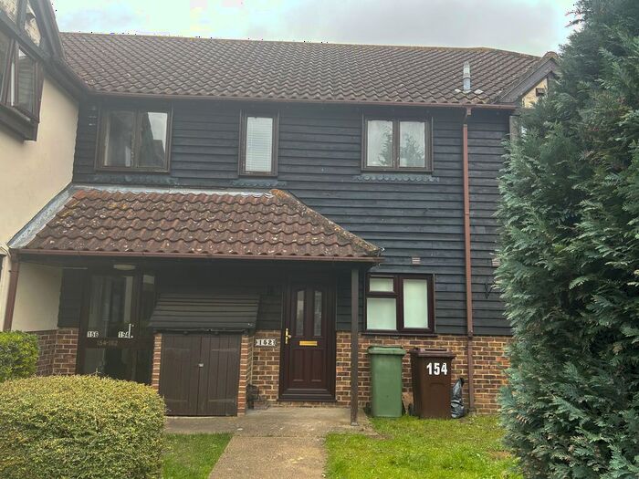 1 Bedroom Flat To Rent In Wickham Close, Sittingbourne, ME9