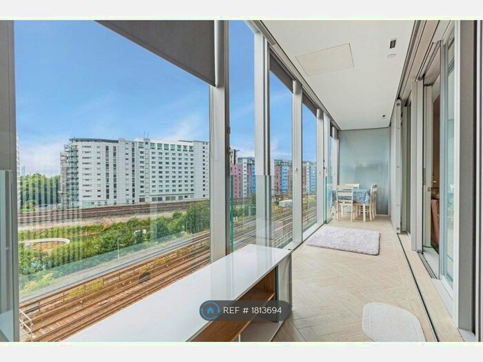 1 Bedroom Flat To Rent In Halliday House, London, SW11