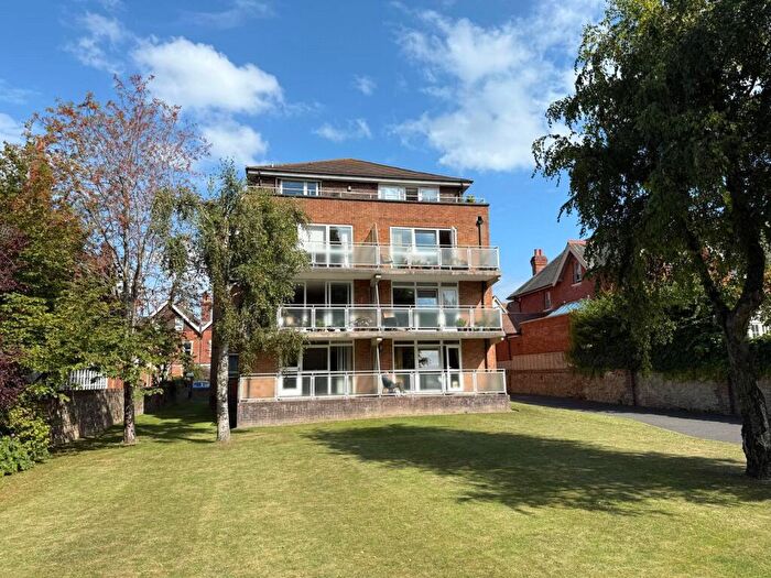 2 Bedroom Penthouse For Sale In Grange Road, Meads, Eastbourne, BN21