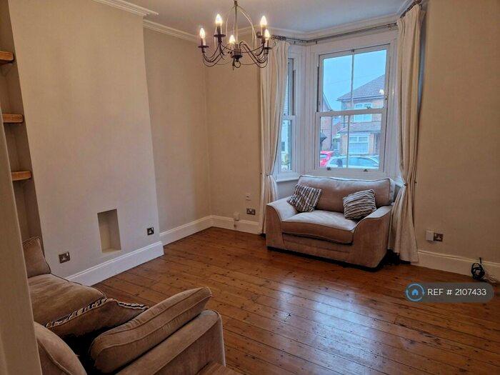 1 Bedroom Flat To Rent In Ongar Road, Brentwood, CM15