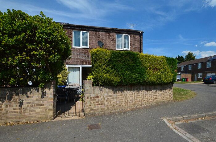 4 Bedroom End Of Terrace House To Rent In Amberley Road, Slough, SL2